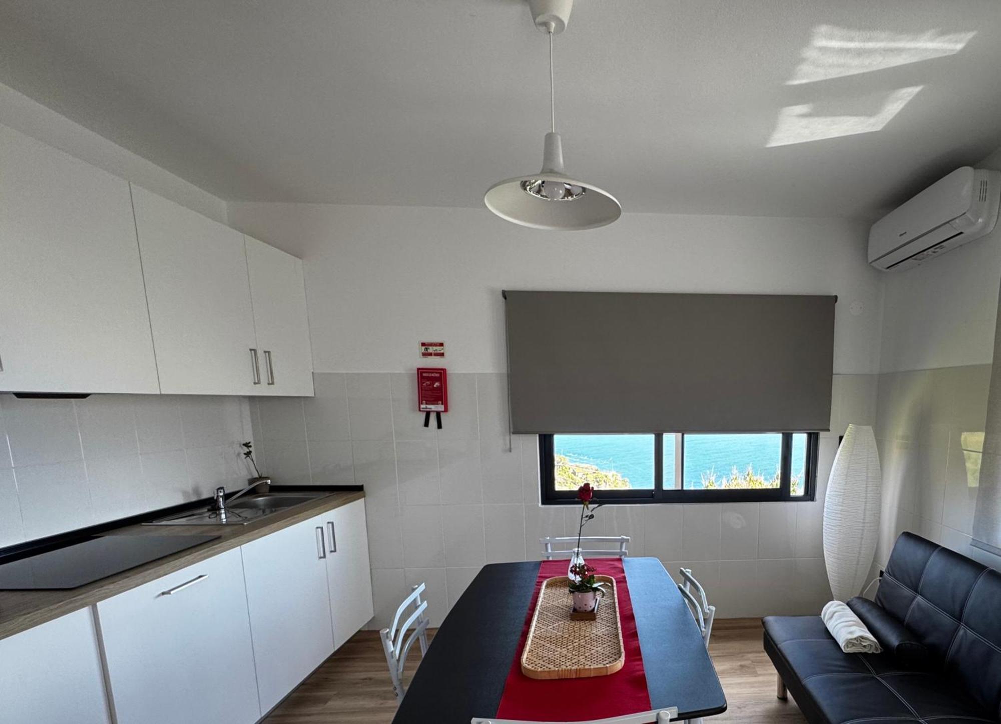 Sky & Ocean Villa Calheta  Værelse billede